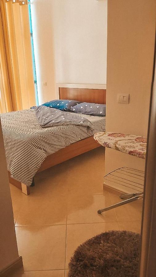 Mimi'S Beach Apartment Vlore Exterior photo